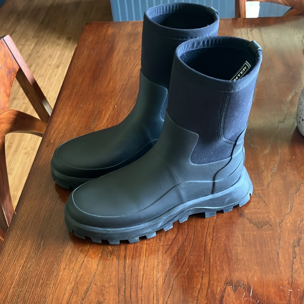 Hunter mid explorer rain boots! Gently used - Picture 3 of 11